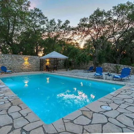 Olive Grove House Paxos Loggos جايوس