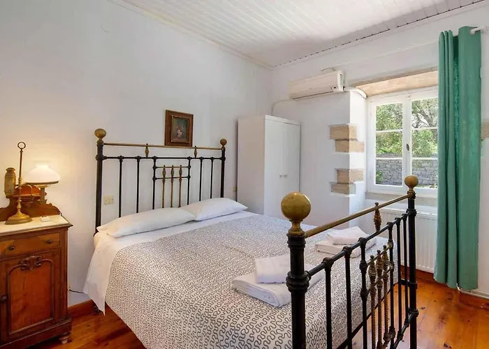 Olive Grove House Paxos Loggos *
